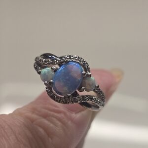 Elegant Silver Opal Ring 5.25size